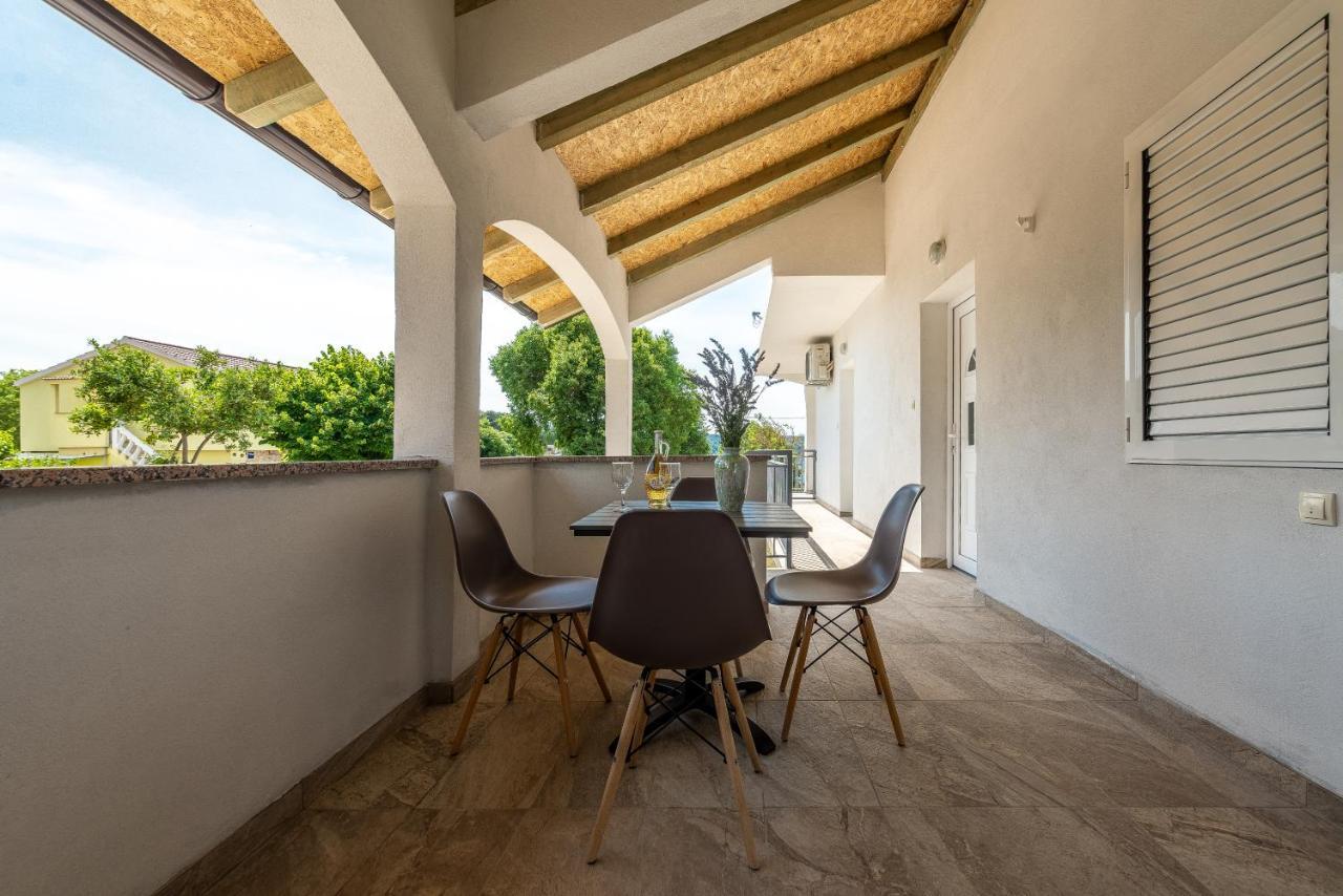 Apartmani Dupor Gornji Karin Esterno foto