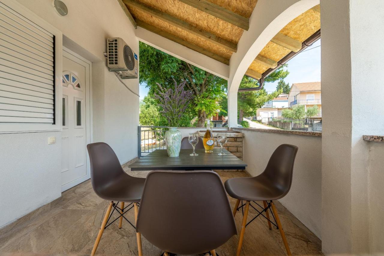 Apartmani Dupor Gornji Karin Esterno foto