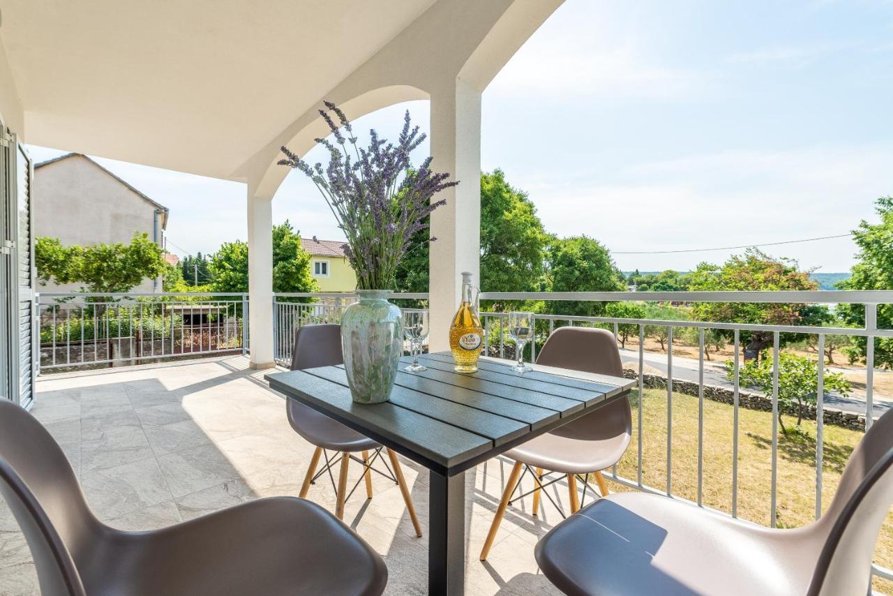 Apartmani Dupor Gornji Karin Esterno foto