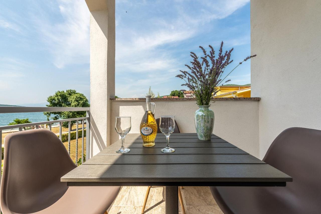Apartmani Dupor Gornji Karin Esterno foto