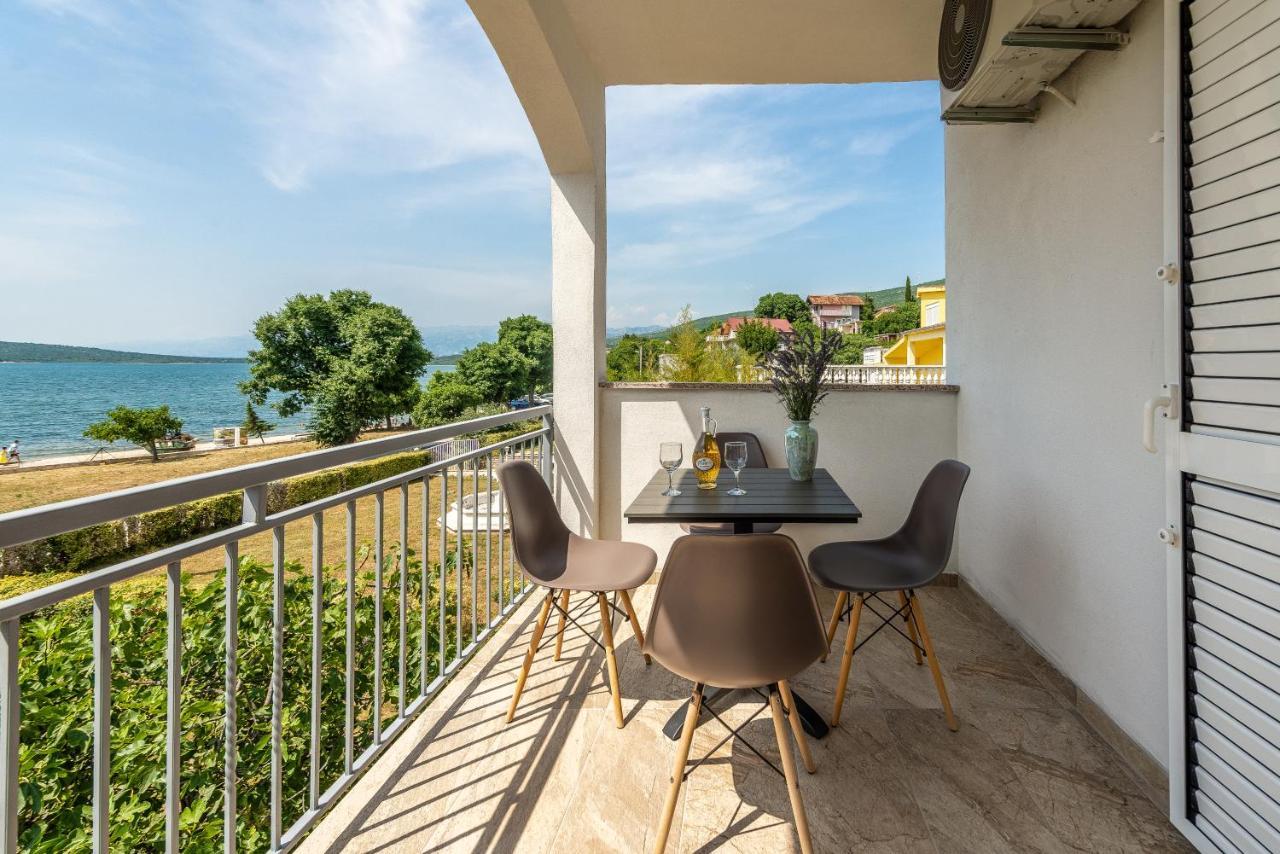 Apartmani Dupor Gornji Karin Esterno foto