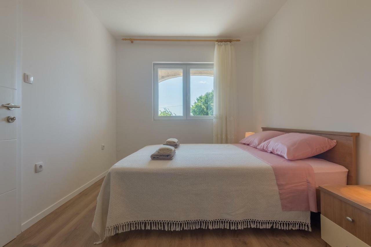 Apartmani Dupor Gornji Karin Esterno foto
