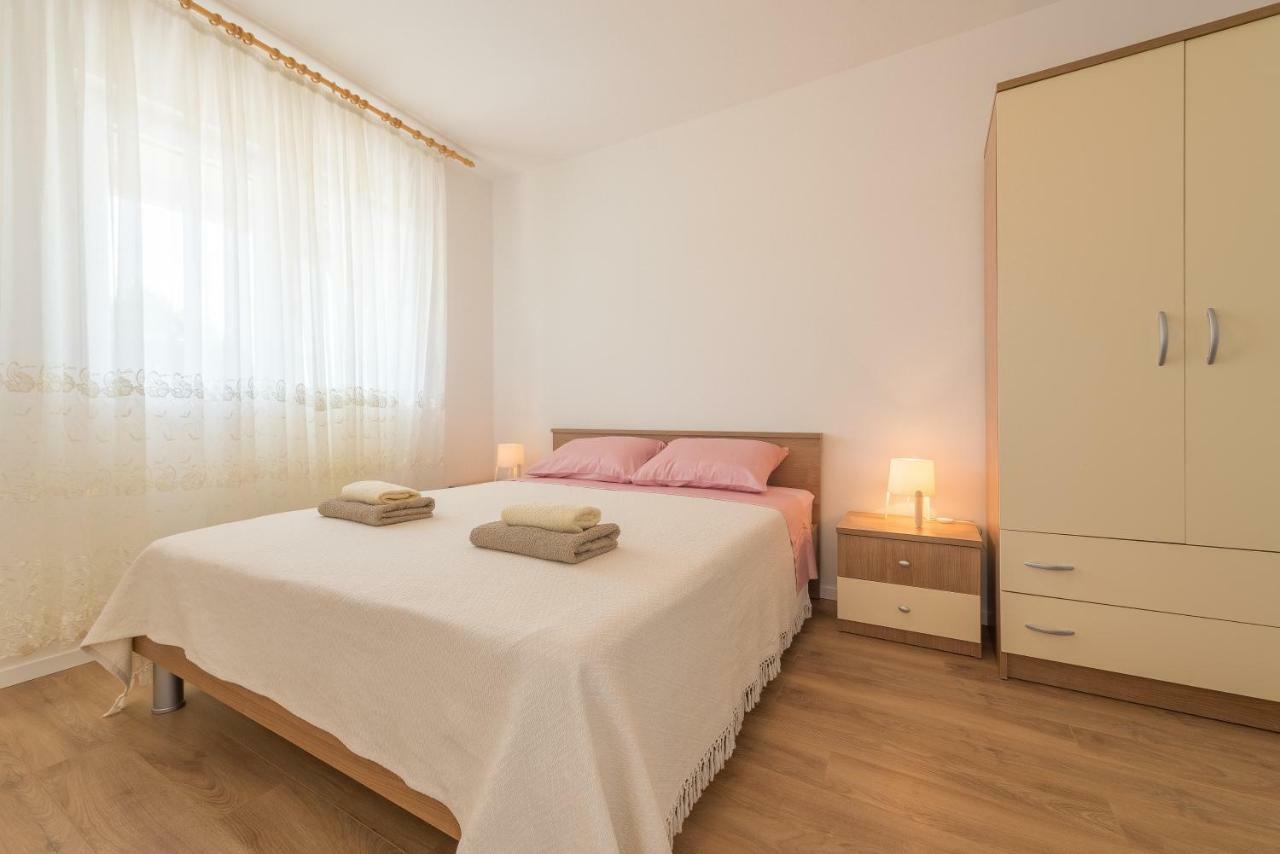 Apartmani Dupor Gornji Karin Esterno foto