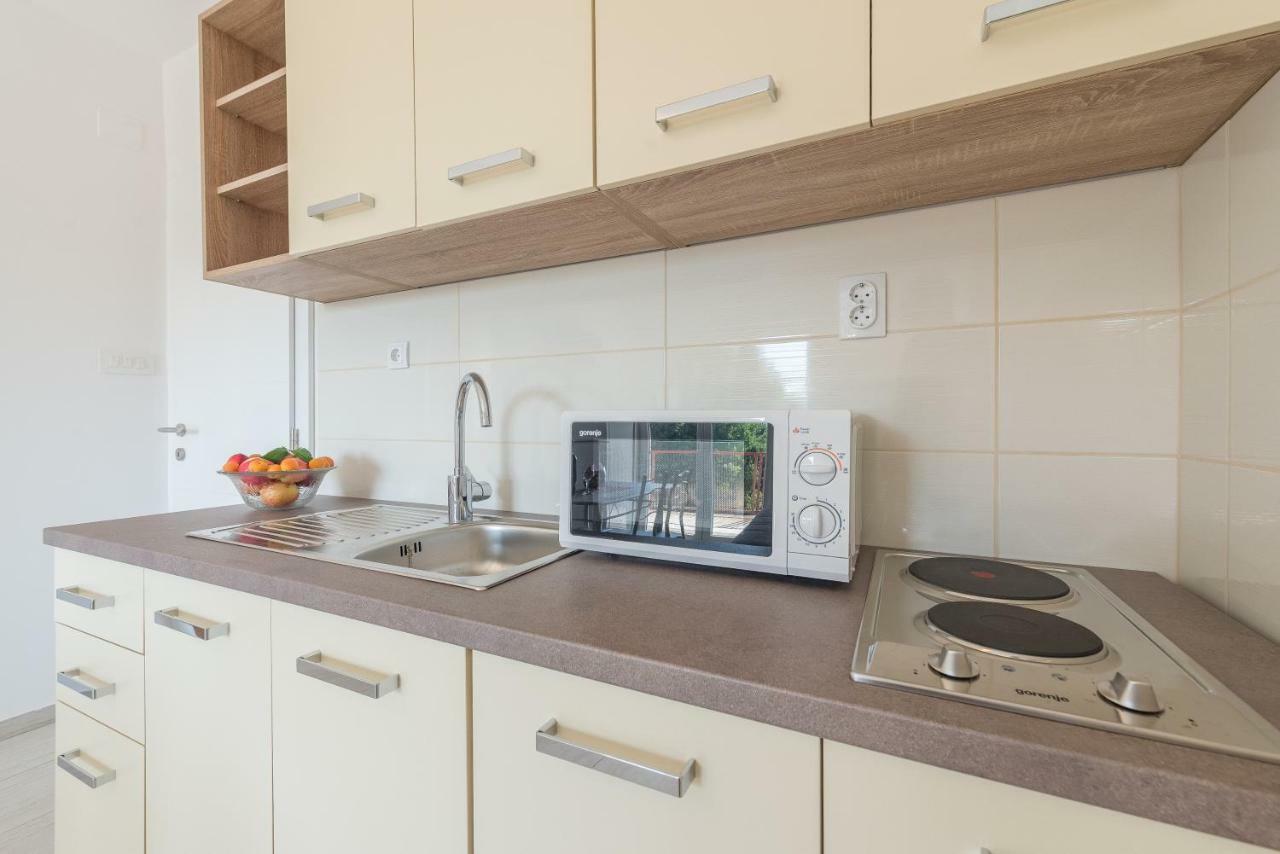 Apartmani Dupor Gornji Karin Esterno foto
