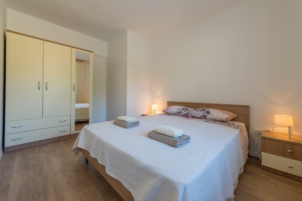 Apartmani Dupor Gornji Karin Esterno foto