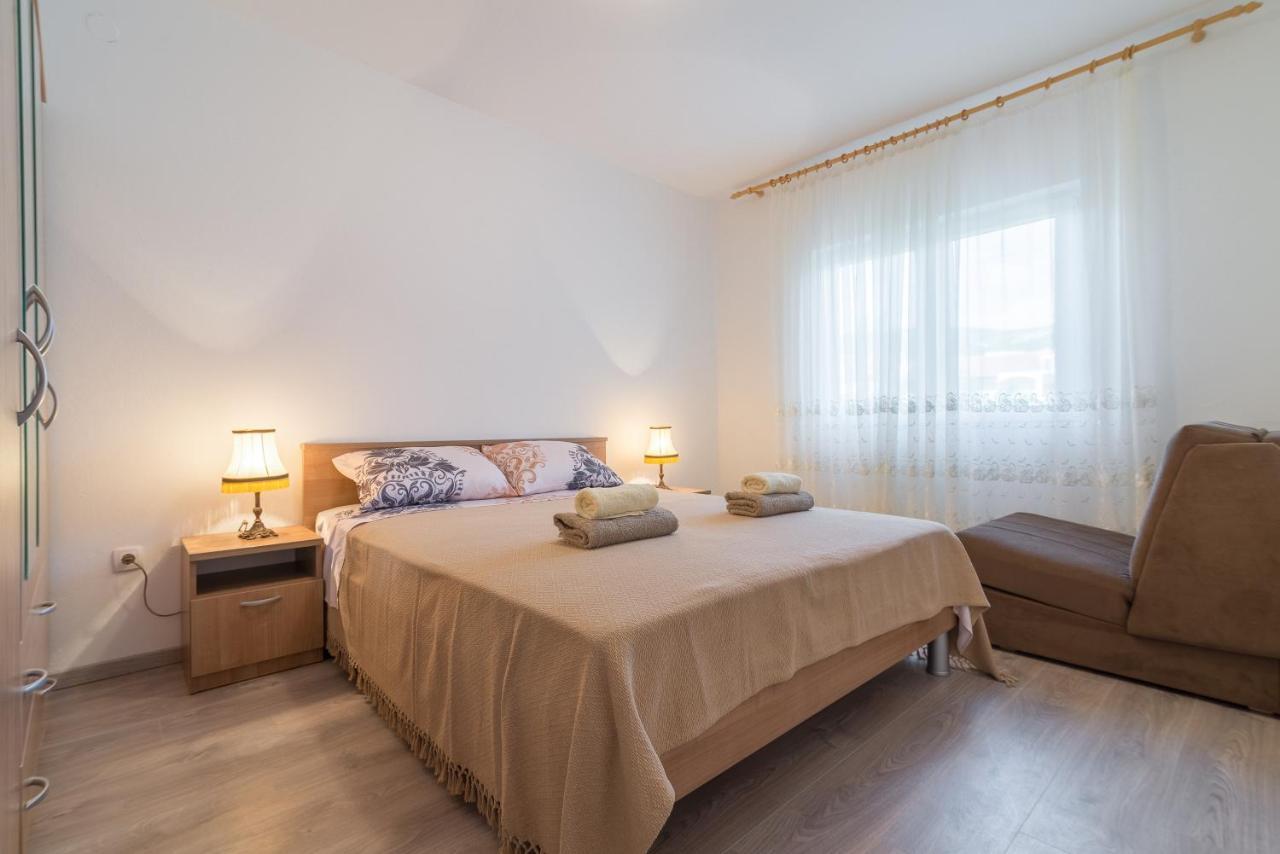Apartmani Dupor Gornji Karin Esterno foto