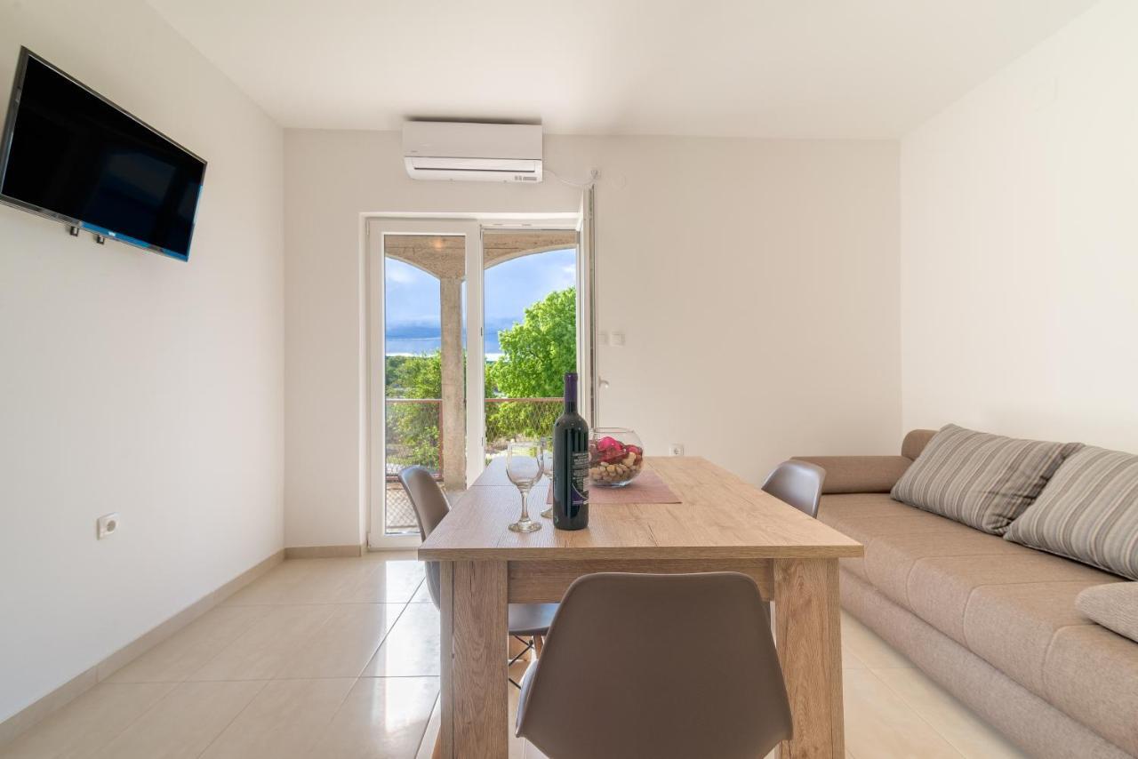 Apartmani Dupor Gornji Karin Esterno foto